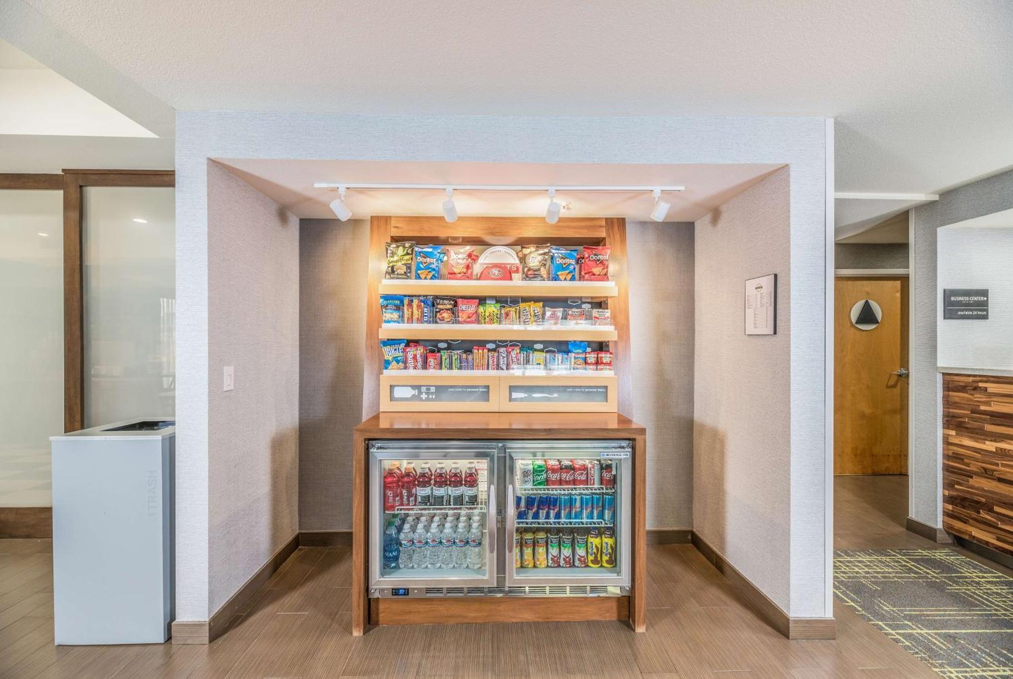Hampton Inn Oakland-Hayward Zewnętrze zdjęcie