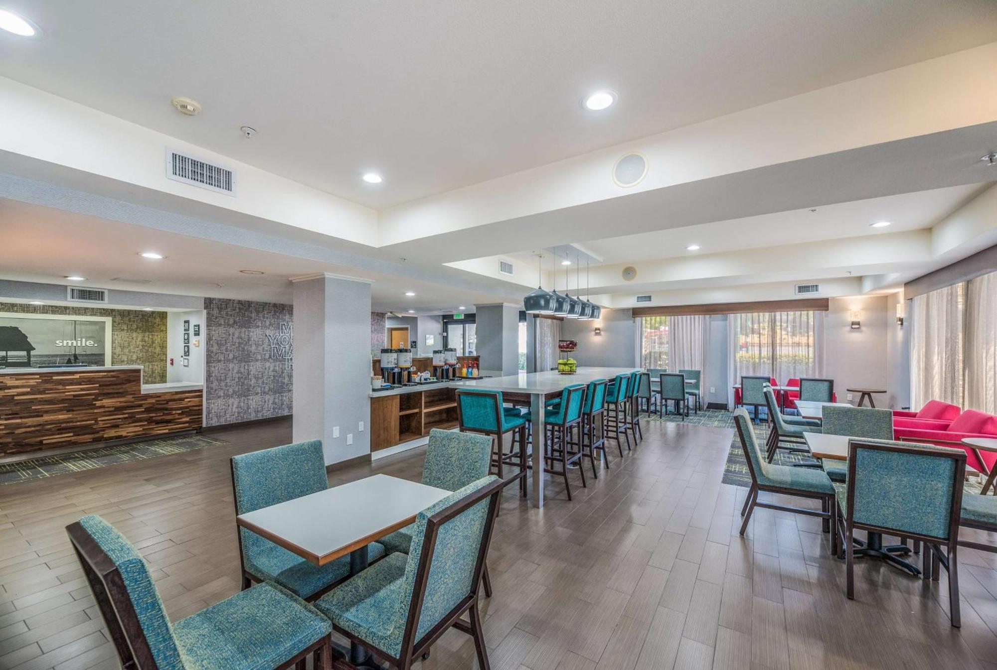 Hampton Inn Oakland-Hayward Zewnętrze zdjęcie
