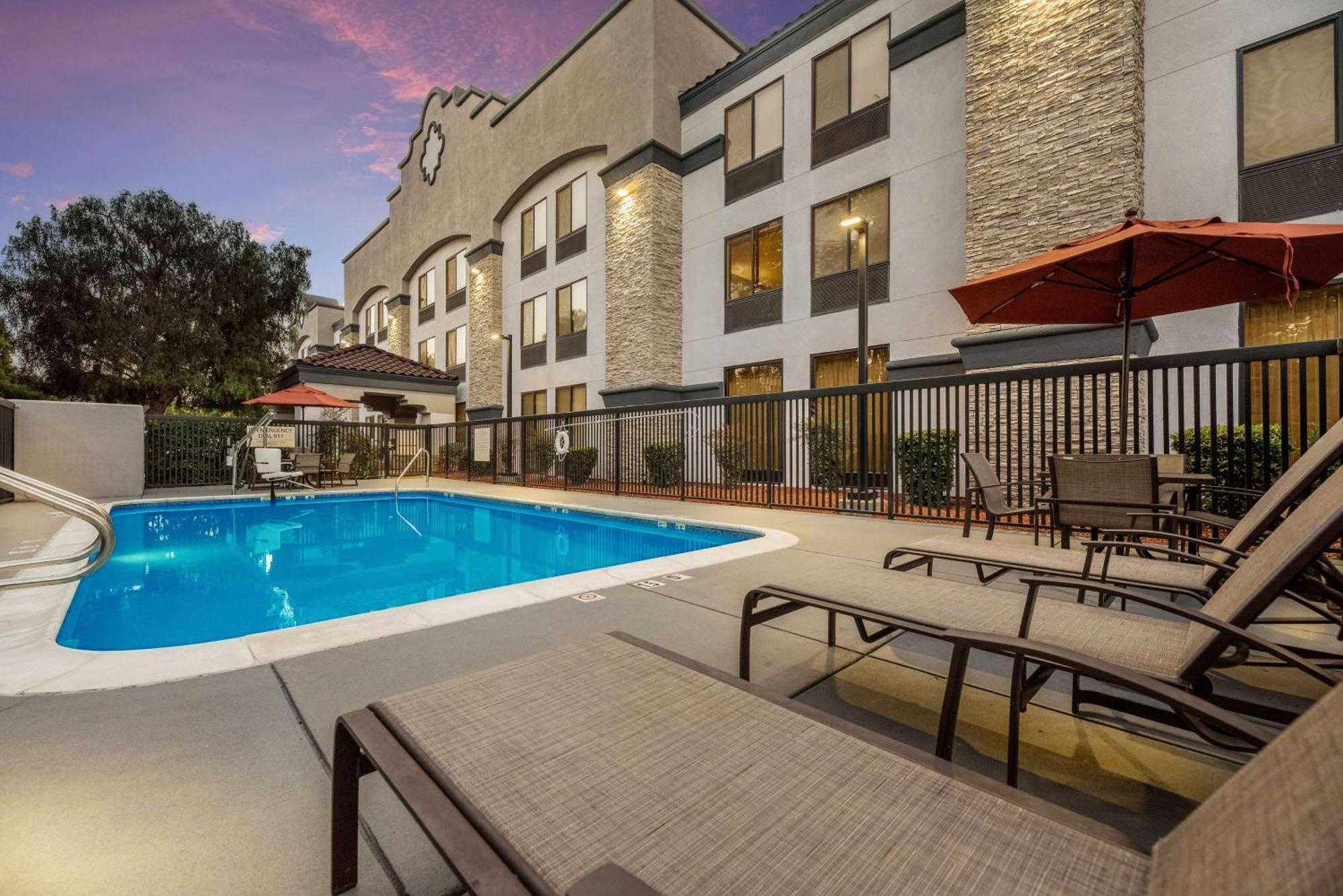 Hampton Inn Oakland-Hayward Zewnętrze zdjęcie